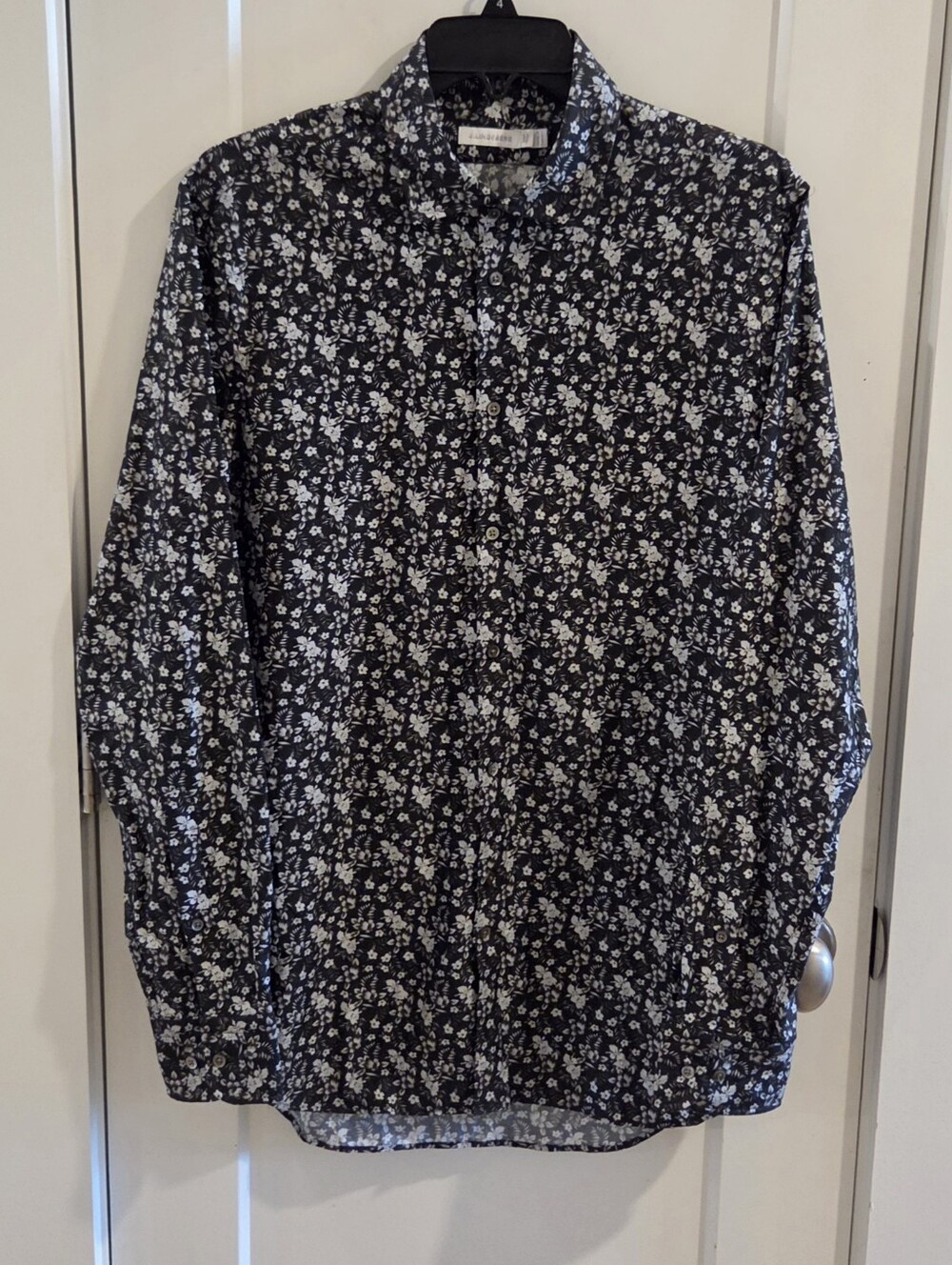 J.LINDEBERG Dark Floral Button-Down Shirt - Black and White - Size 40 Small